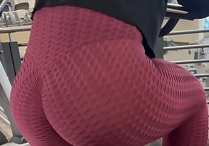 Girl Has A Fat Ass Wedgie At The Gym