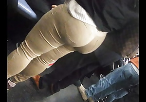 Thick bubble butt on train in nyc