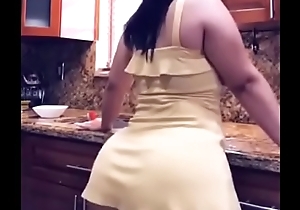 Big Booty Latina Twerking