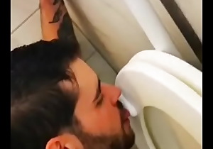 Dirty toilet lick