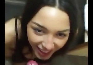 Big ass White Girl Gives amazing head - leaked
