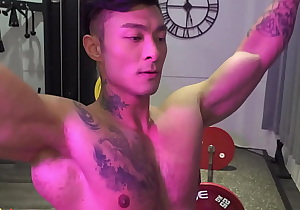 The new model is so hot!Come and watch him train, workout and show his musclesclosely!