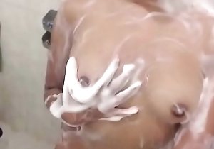 masturbacion en la ducha
