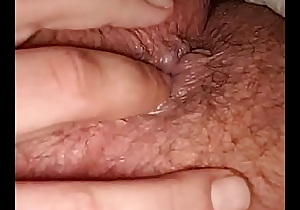 Grosse bite sperme et le doigte l'anus