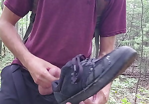 Pissing / squirting / skateshoes / outdoor
