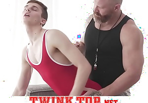 Muscle ass coach fucked bareback by smaller cute twink-TWINKTOP XXX video 